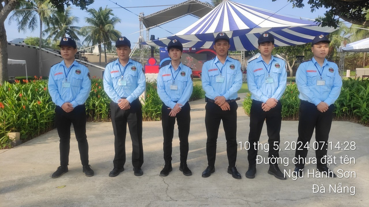 Thanh long security staff
